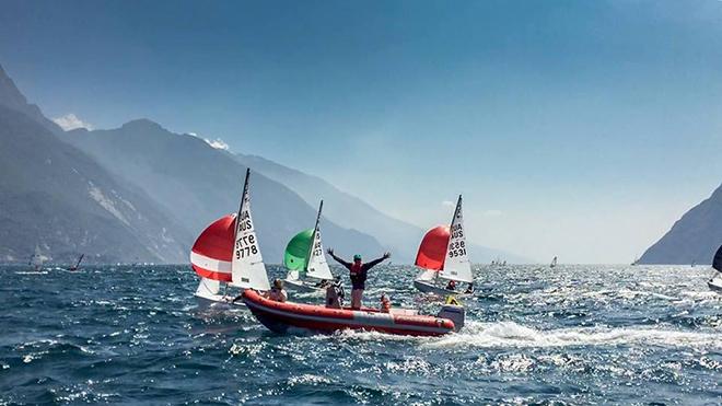 Tony Bull,  coach of two consecutive world champions,  in action on Lake Garda before the worlds. © Event Media